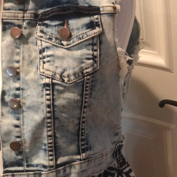 Crop Jean Jacket - Picture 5 of 5